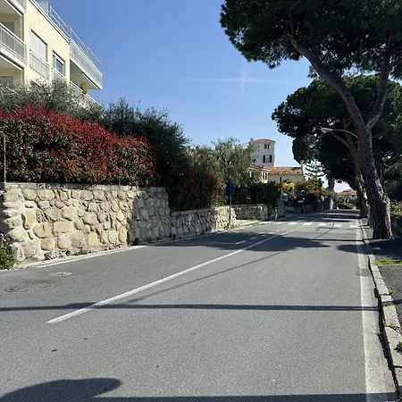 Апартаменти Sun & Sea Homes By Wonderful Italy Санремо